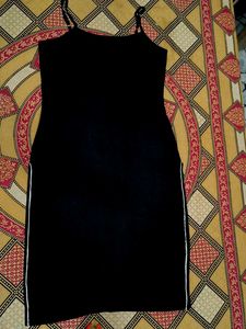 Women Solid Viscose Rayon Straight Kurta( Black)
