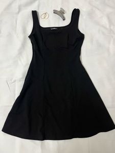 Chic Black Sleeveless Mini Dress