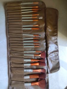 23 Soft Professional Makeup Brushes