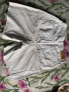 Pink Cropped Hoodie &amp; White Denim Shorts Set