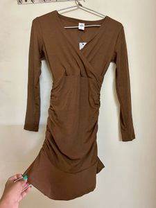Brown Ruched V-Neck Long Sleeves Dress