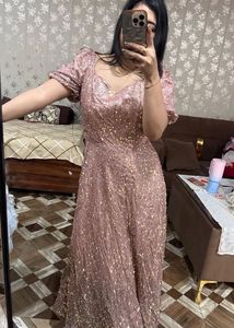 Stunning Sequin classy gown🎀🦋🧚🏻‍♀️