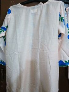 Women's White Kurta Set with Blue Print