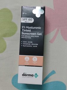 The Derma Co. 1% Hyaluronic Tinted Sunscreen Gel