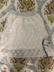 2000'sWhite Lace Midi Skirt