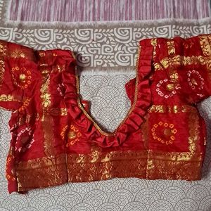 🤩🤩Red Bandhani Print Blouse with Golden Border