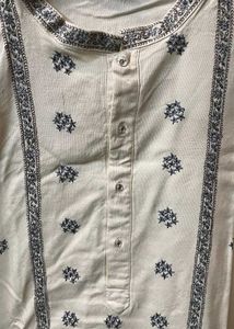 Men's Embroidered Kurta