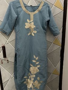 Elegant Blue Embroidered Kurta M size