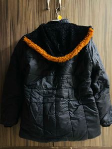 Stylish Black Puffer Jacket with Fur Hood