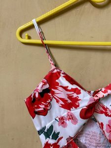 Front CutoutFloral Print Midi Dress