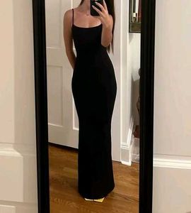 ₊˚⊹ᰔ Sleek Black Bodycon Dress