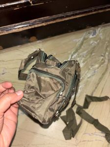 🌸Olive Green Sling bag