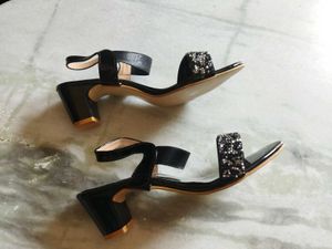 Brand New🔥 - Black Shimmery Heels ✨
