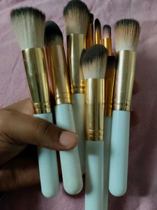 Makeup Brush Set - 9 Piece, Or One Hair Clips Free