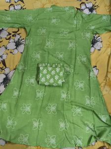 Beautiful Green Kurta Set with Floral Print
