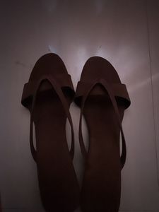 Chic Brown Suede Heel