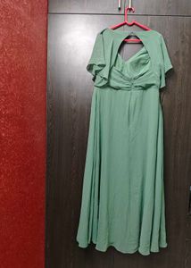 Elegant Green Maxi Dress with Slit