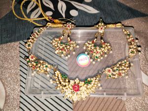 Exquisite Pearl & Kundan Necklace Set