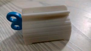 Toothpaste Tube Squeezer Dispenser (pack of 2)