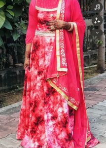 Beautiful tomato & black gown ❤️🖤