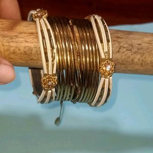 Exquisite Set of Bangles 3 in one