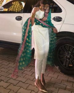 Elegant zari Green Dupatta