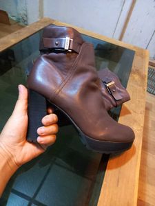 Chic Brown Leather Platform Boots