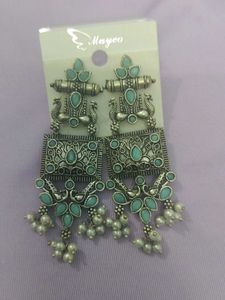 Stunning Teal Stone & Pearl Earrings🤩