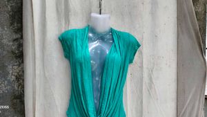 37209. Teal Plunging Neckline Top