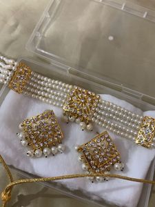 Elegant Pearl Necklace Set