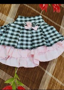 Cute Pink &amp; Checkered Skirt Set