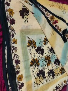 Beautiful Floral Print Saree