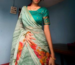 Elegant Floral Print Saree