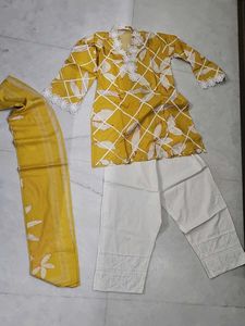 Yellow Floral Print Kurta Set with farshi salwar