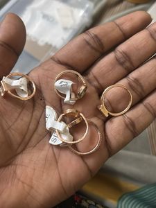 Set of 4 damaged  Fashionable Rings