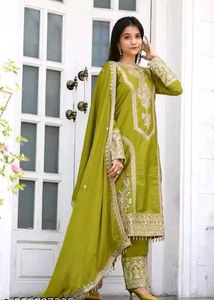 Elegant Green Embroidered Kurta Set