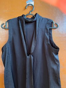 H &amp;M  Sleeveless Bow Blouse