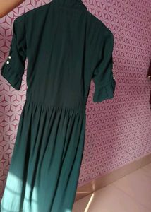Elegant Dark Green Button-Down Midi Dress