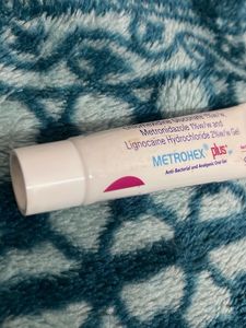 metrohex Gel for teeth problems