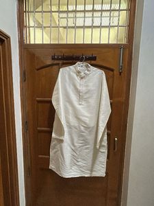 Elegant Cream Kurta pyjama set for Men