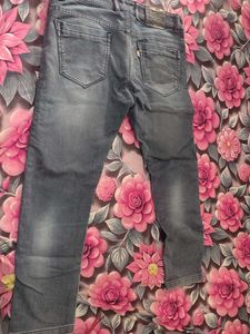 Men's Light Wash Denim Jeans