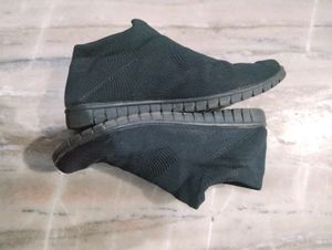 Volle Black Slip-On Shoes