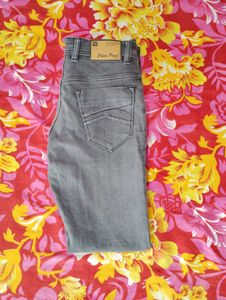 Stylish Grey Denim Jeans - Color Point