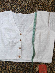 Free delivery - Elegant White Embroidered Blouse