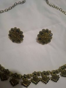 Black and Gold Necklace &amp; Earring Set