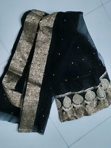 Women Lehenga And Choli Set( Gajri)