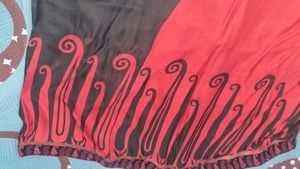 Red &amp; Black Patterned Saree