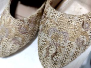 Elegant Embellished Flat Shoes