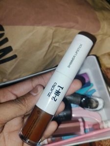Zudio 2-in-1 Shimmer Lipstick