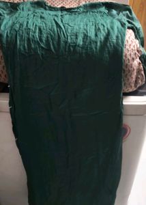Elegant Green Kurta with Floral Embroidery